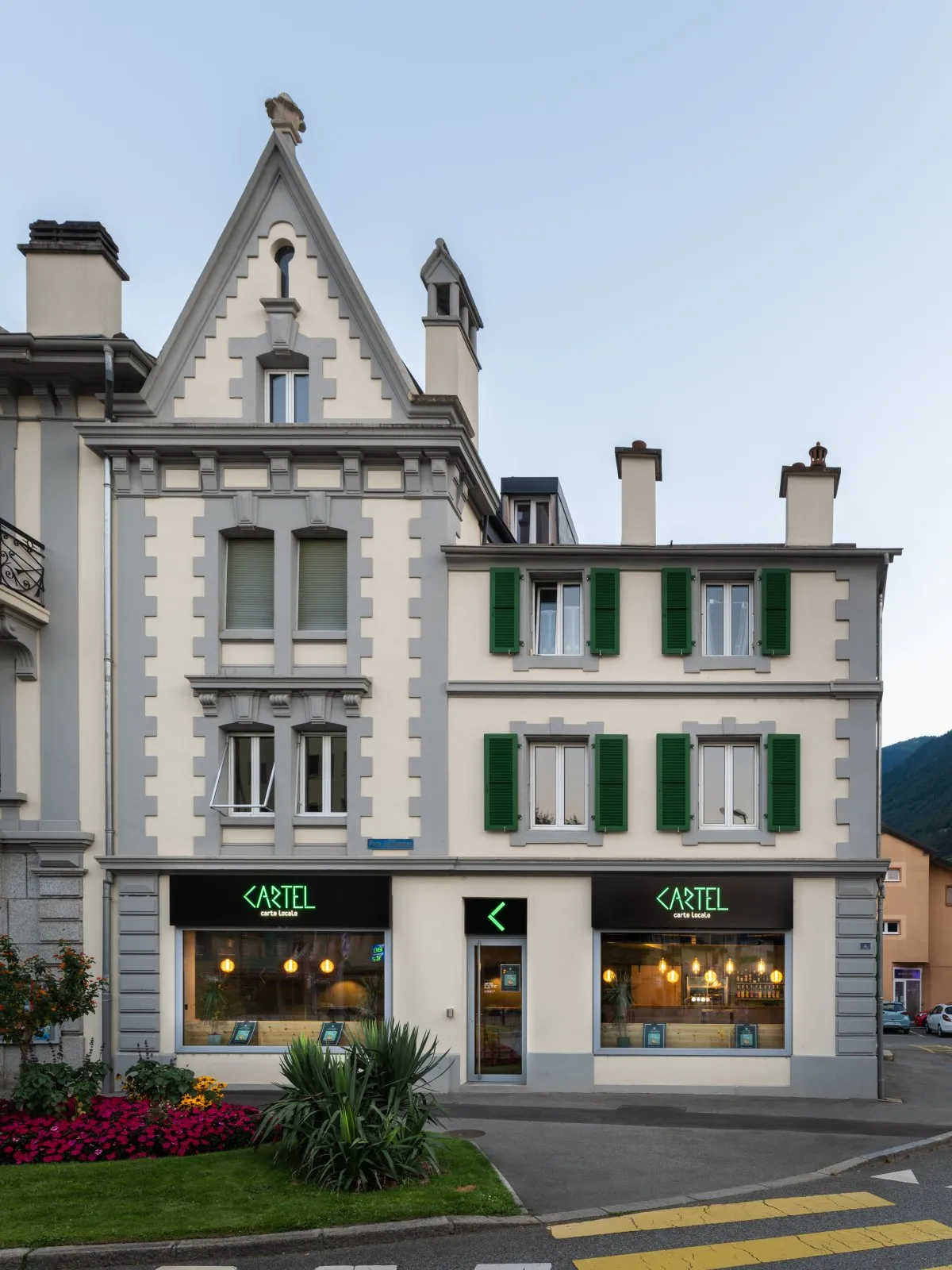 La façade du Cartel, Place de Plaisance à Martigny